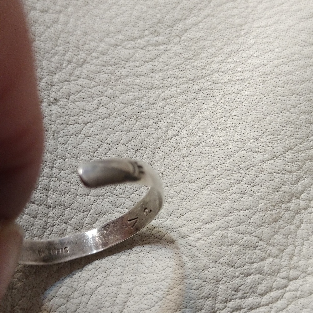 Navajo sterling silver hoop earrings 1" across - Picture 3 of 3